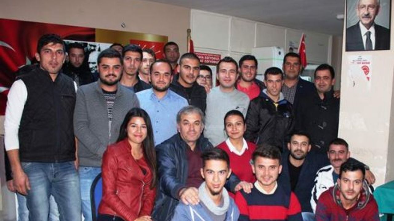 CHP Gençlik Kolları istifa etti, yeni Başkan Korkut atandı