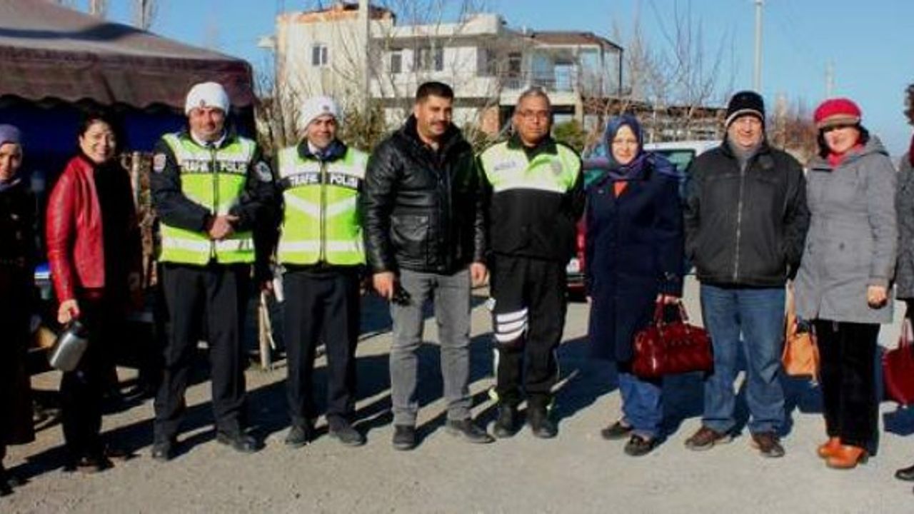 AK Kadınlar Güvelik Güçlerini ziyaret etti