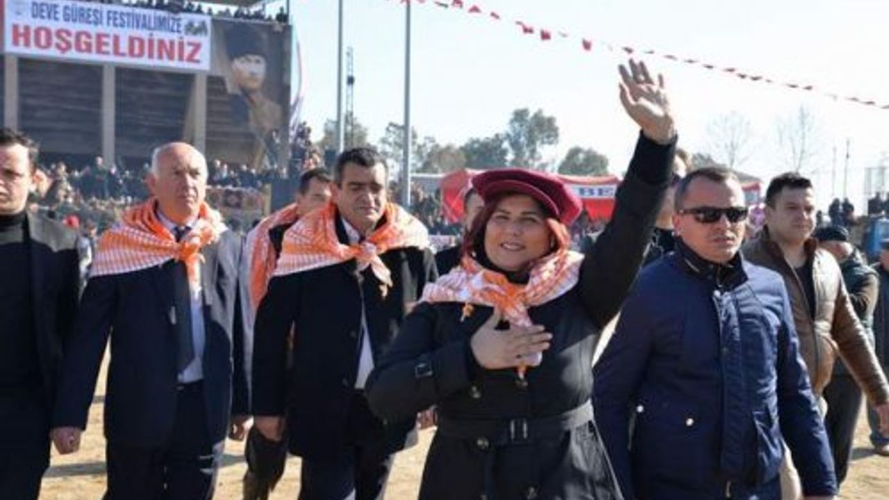 Başkan Çerçioğlu Atça Deve Güreşlerine Katıldı