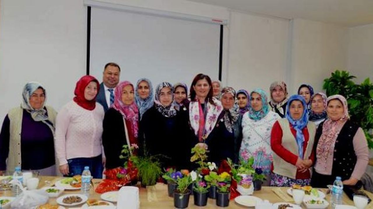 Kadın Çiçek Üreticileri Başkan Çerçioğlu’nu Ziyaret Etti