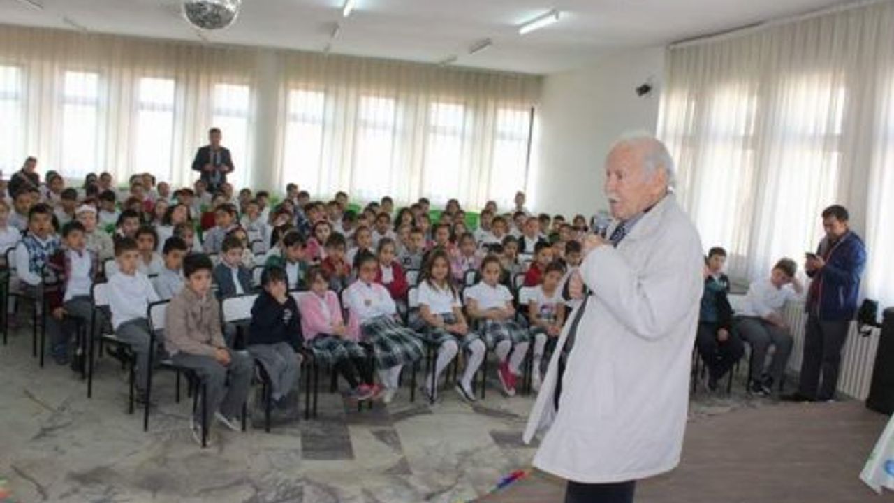 Çineli Çocuklar Yazar Muzaffer İzgü’yle Buluştu