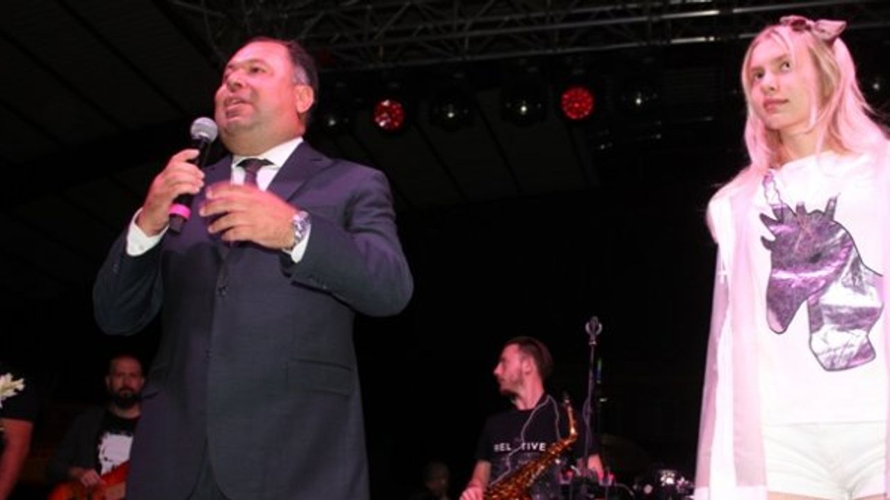 Cumhuriyet Konserinde Aleyna Tilki Sahne Aldı