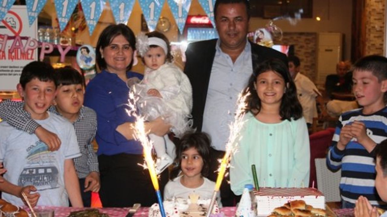 Beyza ve Beren’in Doğum Günü Birlikte Kutlandı