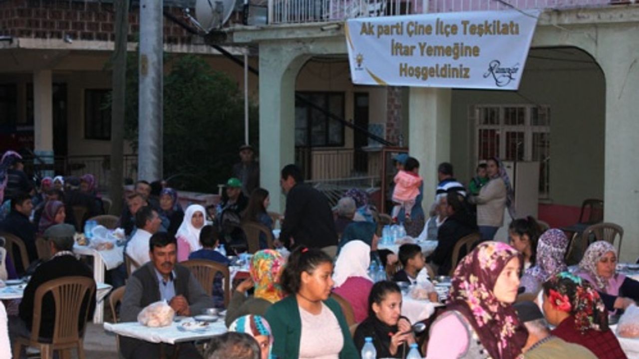 AK Parti Çine İlçe Teşkilatı’ndan İftar Sofralarına Devam