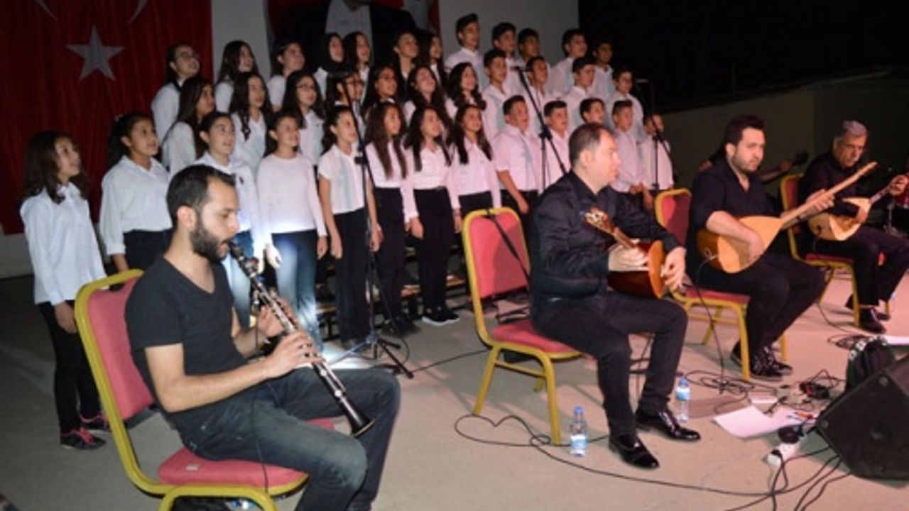Namık Kemal Ortaokulu Korosundan Müzik Ziyafeti