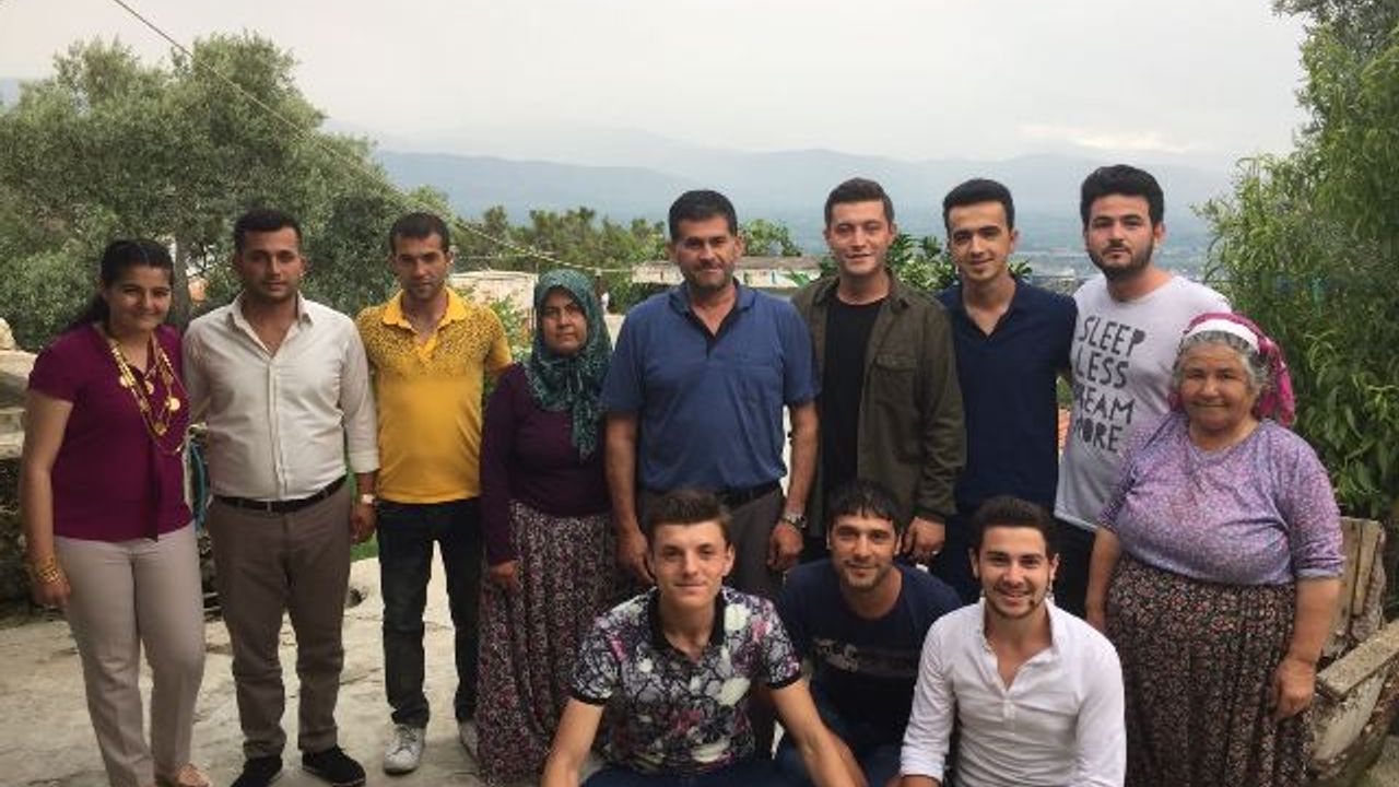 CHP’li Gençler, Babalar Gününde Şehit Babalarını Yalnız Bırakmadı