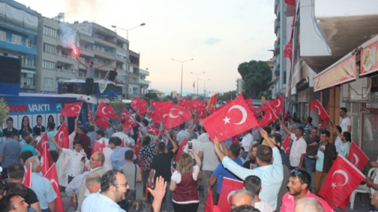 Çine’de AK Parti Seçim Zaferini Kutladı