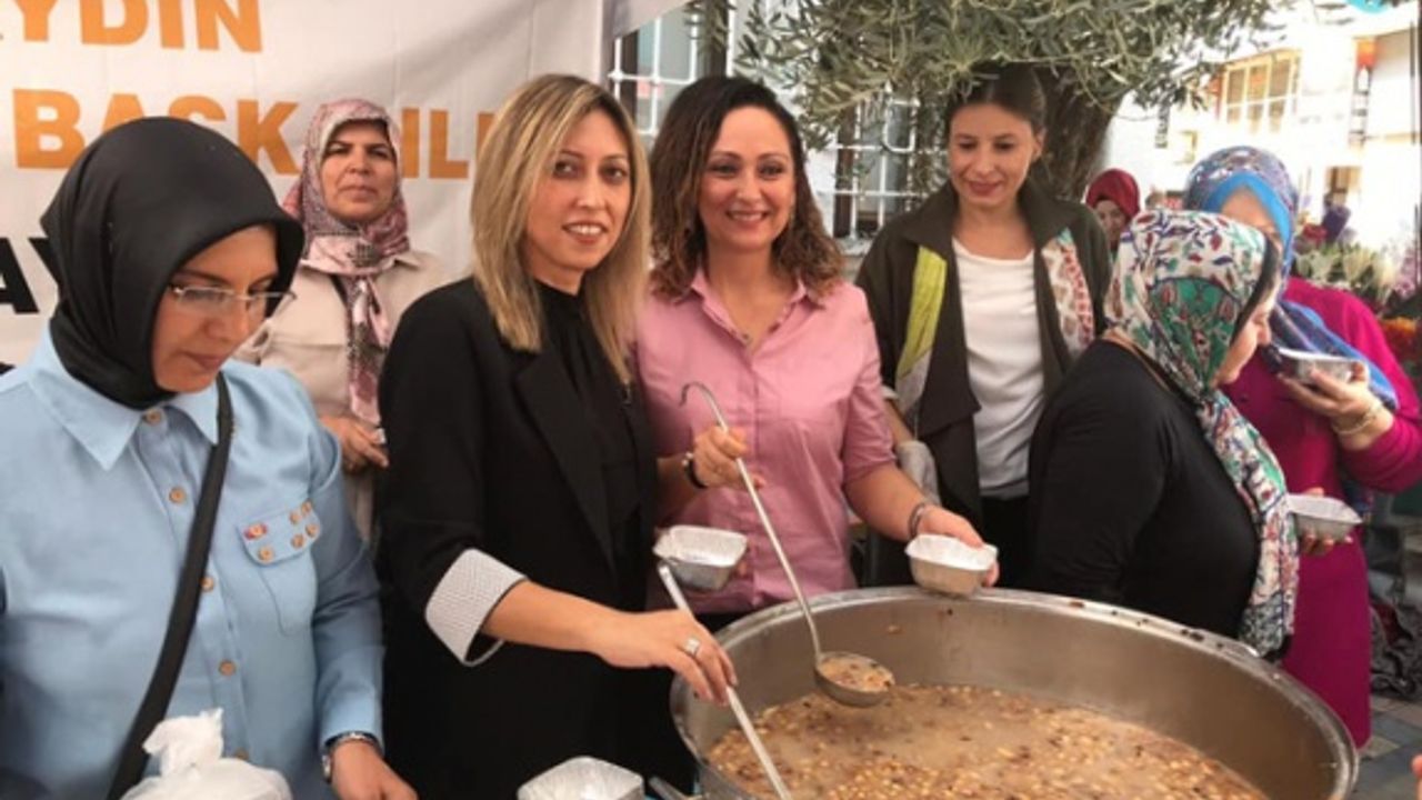 AK Parti'li Kadınlardan 2 Bin Kişilik Aşure Hayrı