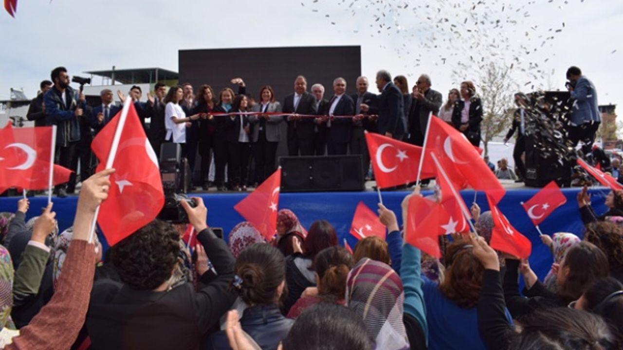 Topuklu Efe ve Başkan Dinçer'den Çine'de Hem Açılış Hem Temel Atma