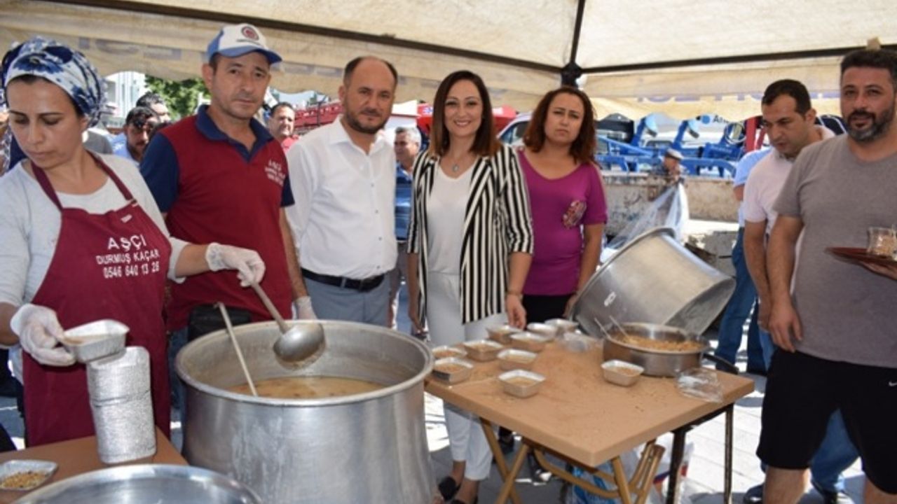AK Parti Çine İlçe Teşkilatı Aşure Dağıttı