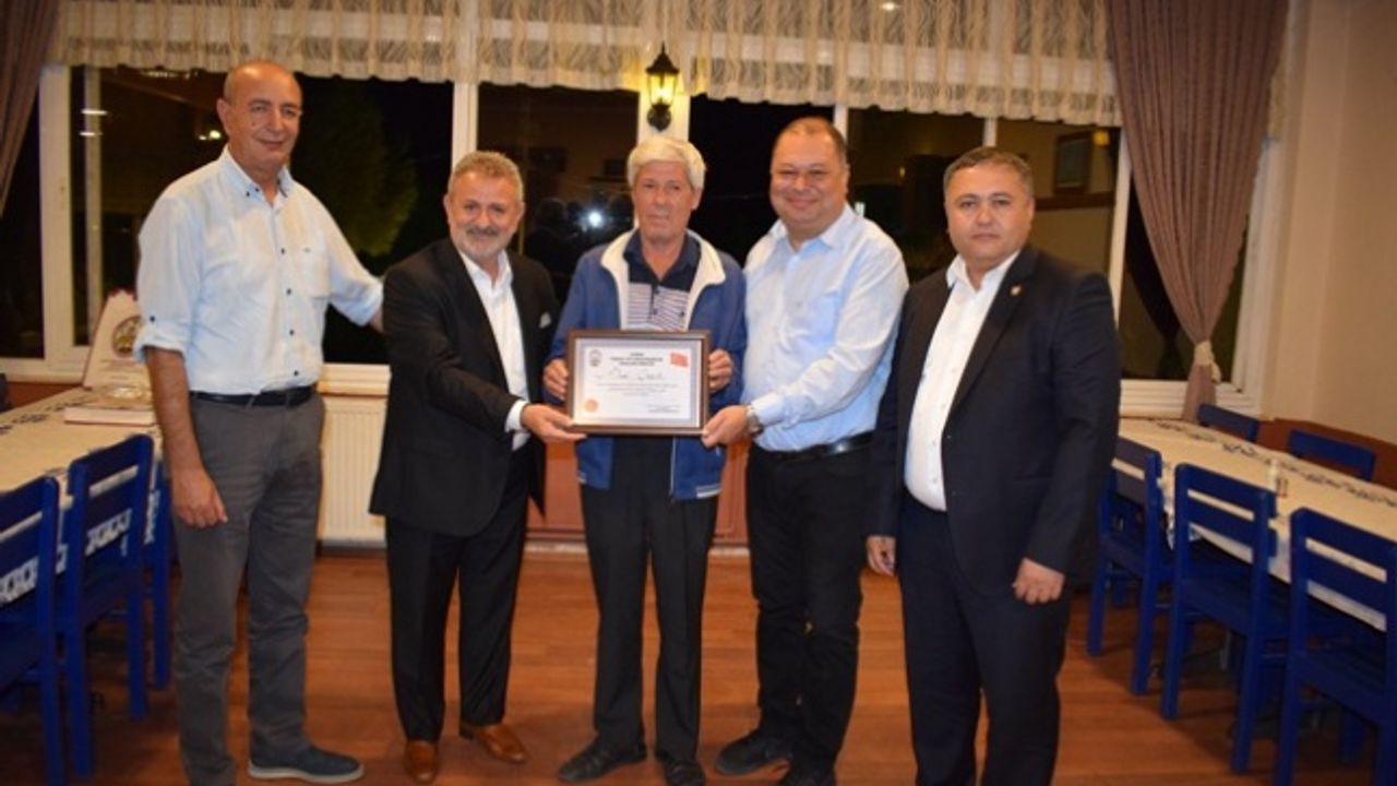Ahi ve Ayın Şoförü Önder Çakır’a Ödül