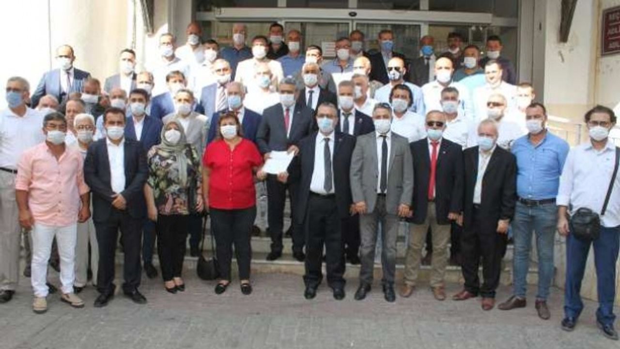MHP'li Alıcık ve yönetimi mazbatasını aldı