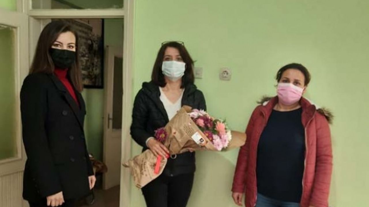 AK Parti Kadın Kolları, Haber Uğur Gazetesini ziyaret etti