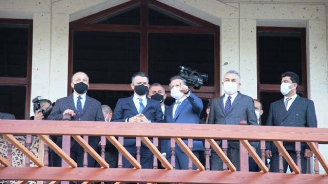 Bakan Pakdemirli: “Demokratik söylemlerin adresi sokaklar değil, siyasi partilerdir”