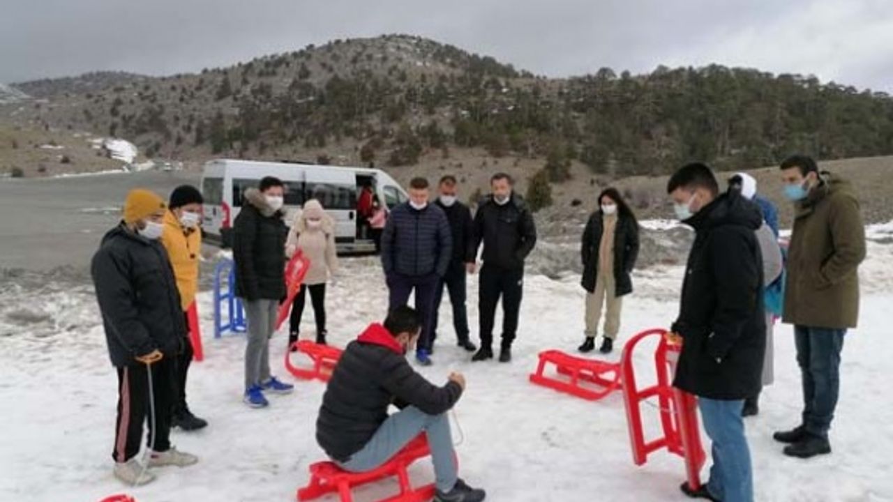 Gençlerin kar isteğini, Gençlik Spor Müdürlüğü yerine getirdi