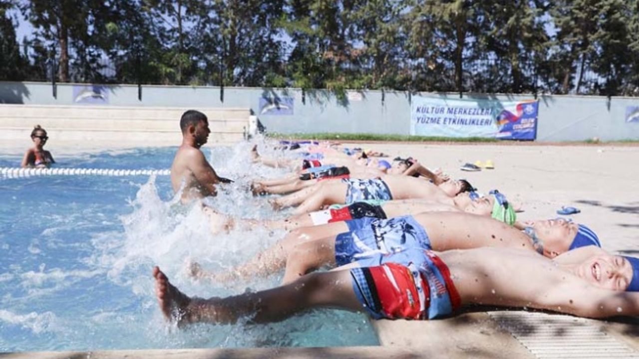 Aydın Büyükşehir Belediyesi’nin Yüzme Kursları Başladı
