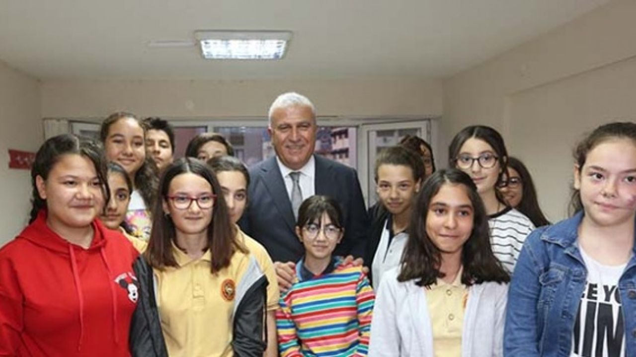 Efesem’de Yeni Dönemin İlk Ders Zili Çaldı
