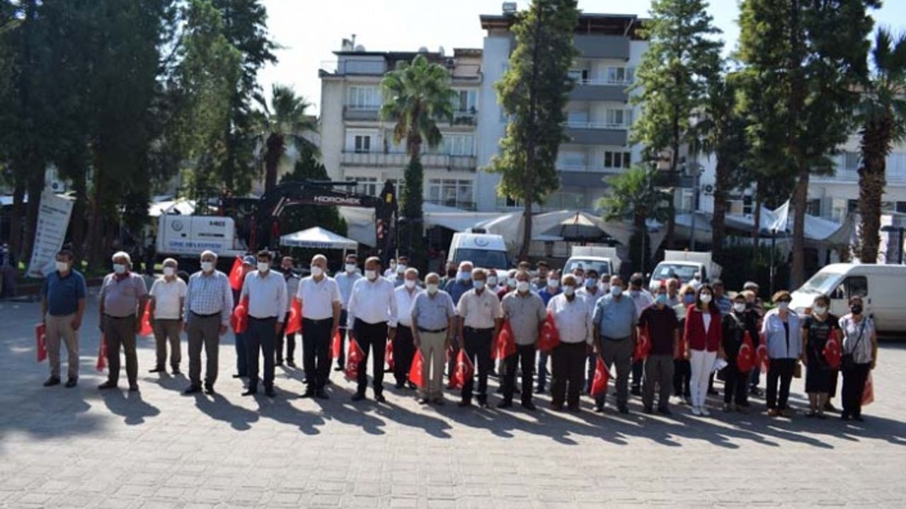 CHP'nin Kuruluşunun 98.Yıldönümü Törenle Kutlandı