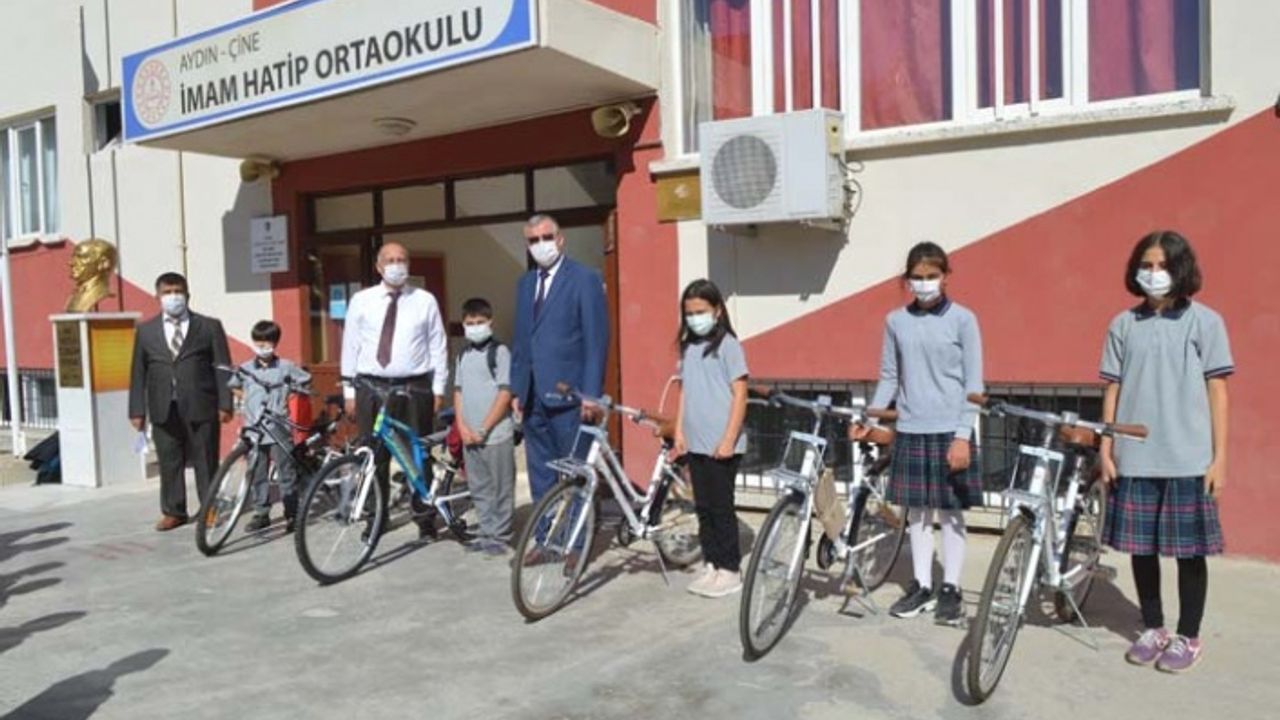 Çine İmam Hatip’te Başarılı Öğrenciler Ödüllendirildi