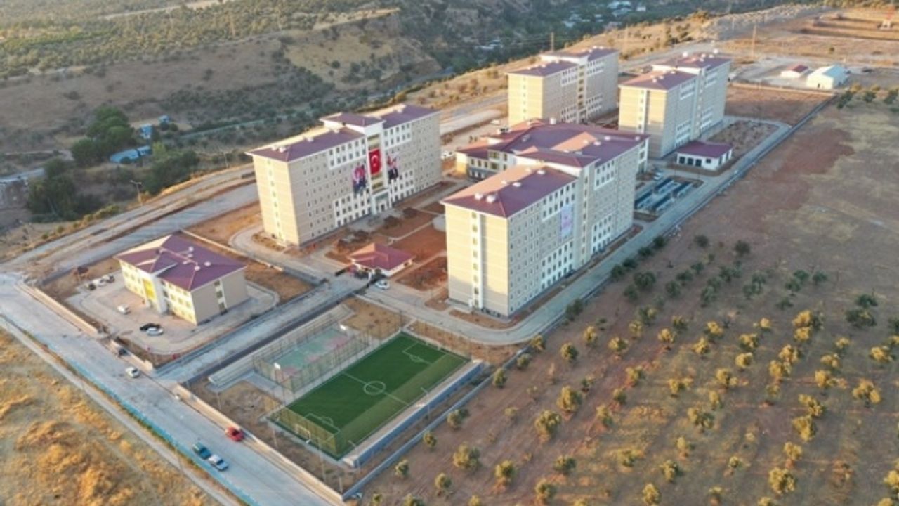 Bakan Kasapoğlu, Aydın'daki yurdu paylaştı