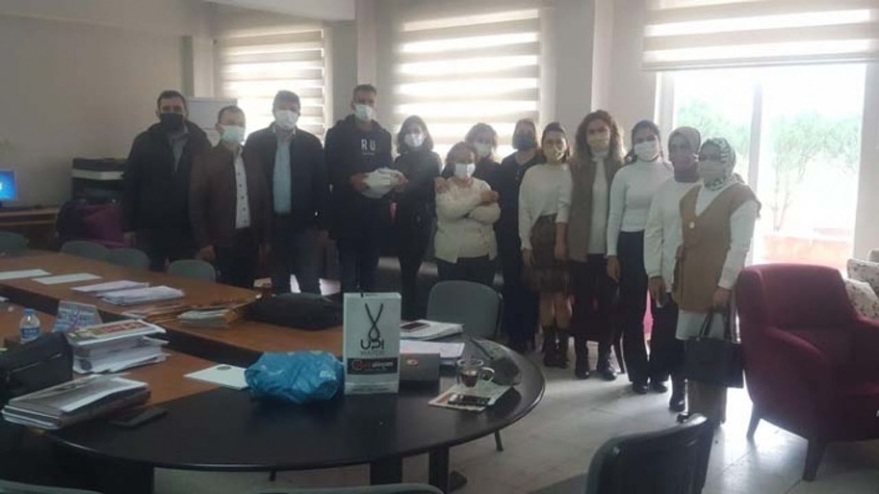 Çine Belediyesi, Öğretmenler Günü'nü tatlıyla kutladı