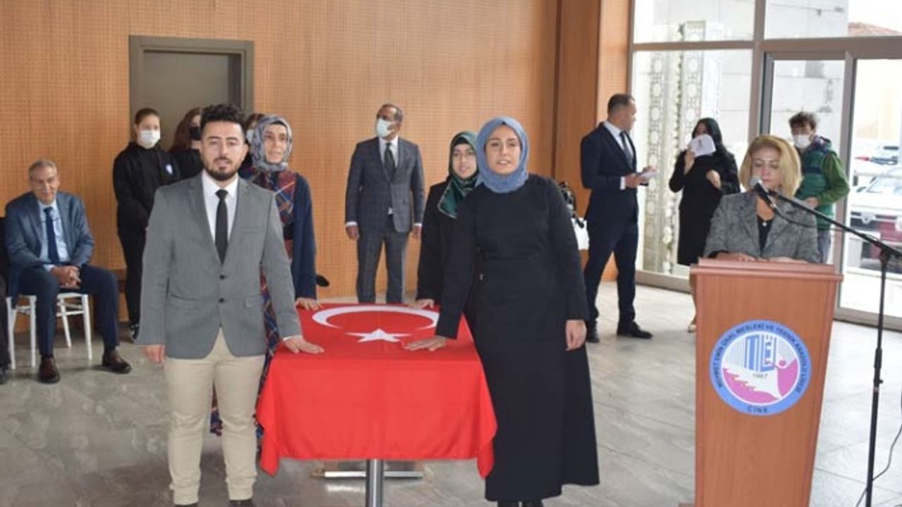 Çine’de öğretmenler günü düzenlenen programla kutlandı