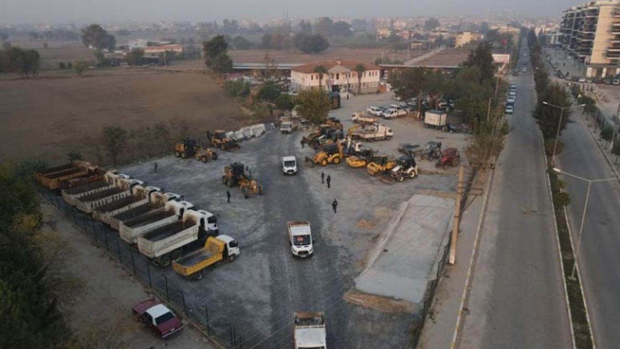 Efeler’in Yol Ekipleri Marka Kent İçin Çalışıyor
