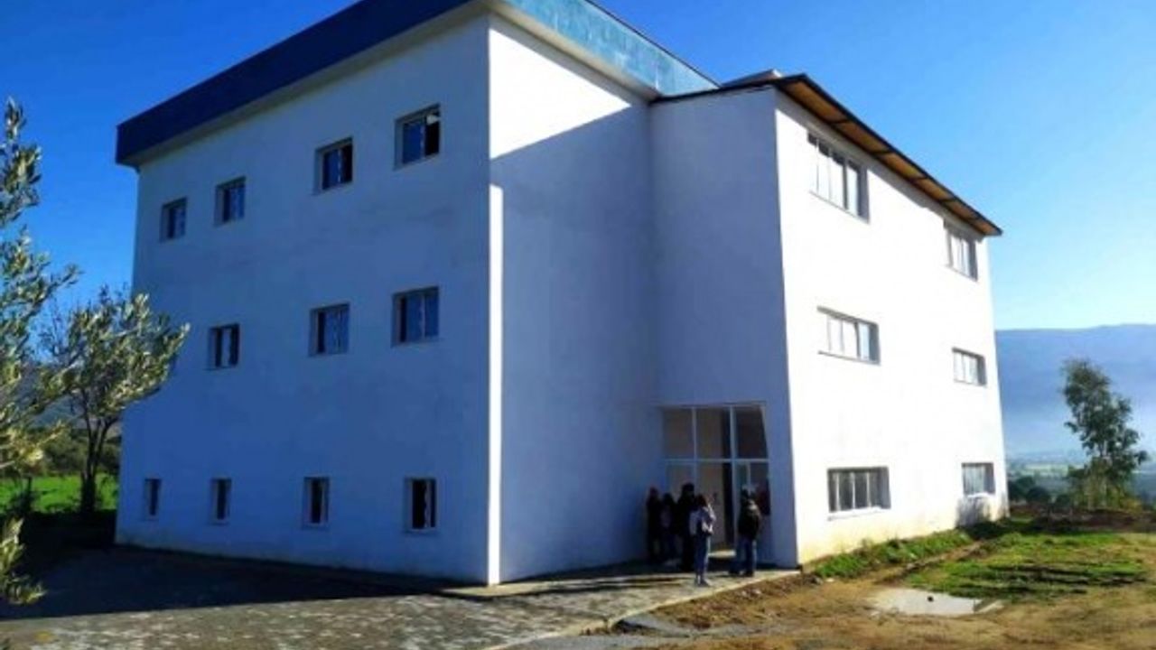 ADÜ Çine MYO'da Albay Mehmet Şefik Aker Derslikleri eğitime başladı