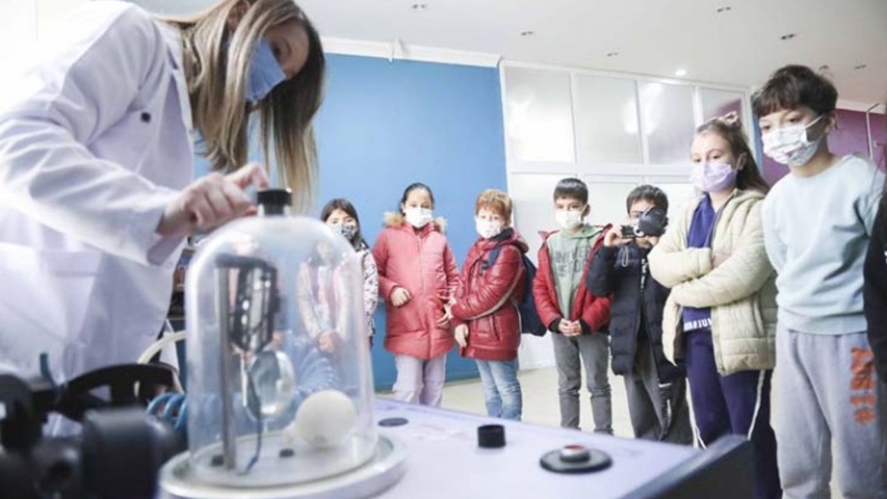 Çocuklar Aydın Büyükşehir Belediyesi Bilim Ve Deney Evi’nde Yeni Keşiflere Çıkıyor
