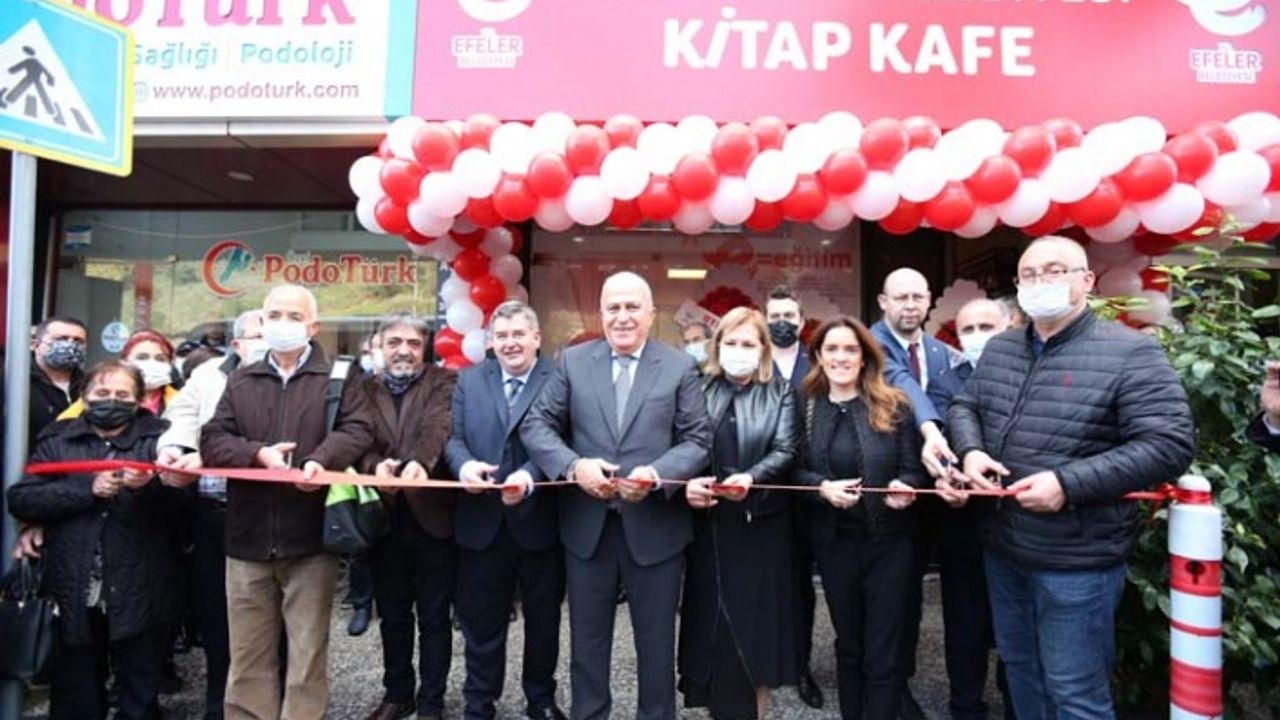 Başkan Atay Bir Sözünü Daha Tuttu; Efeler’e 3’üncü Kitap Kafe