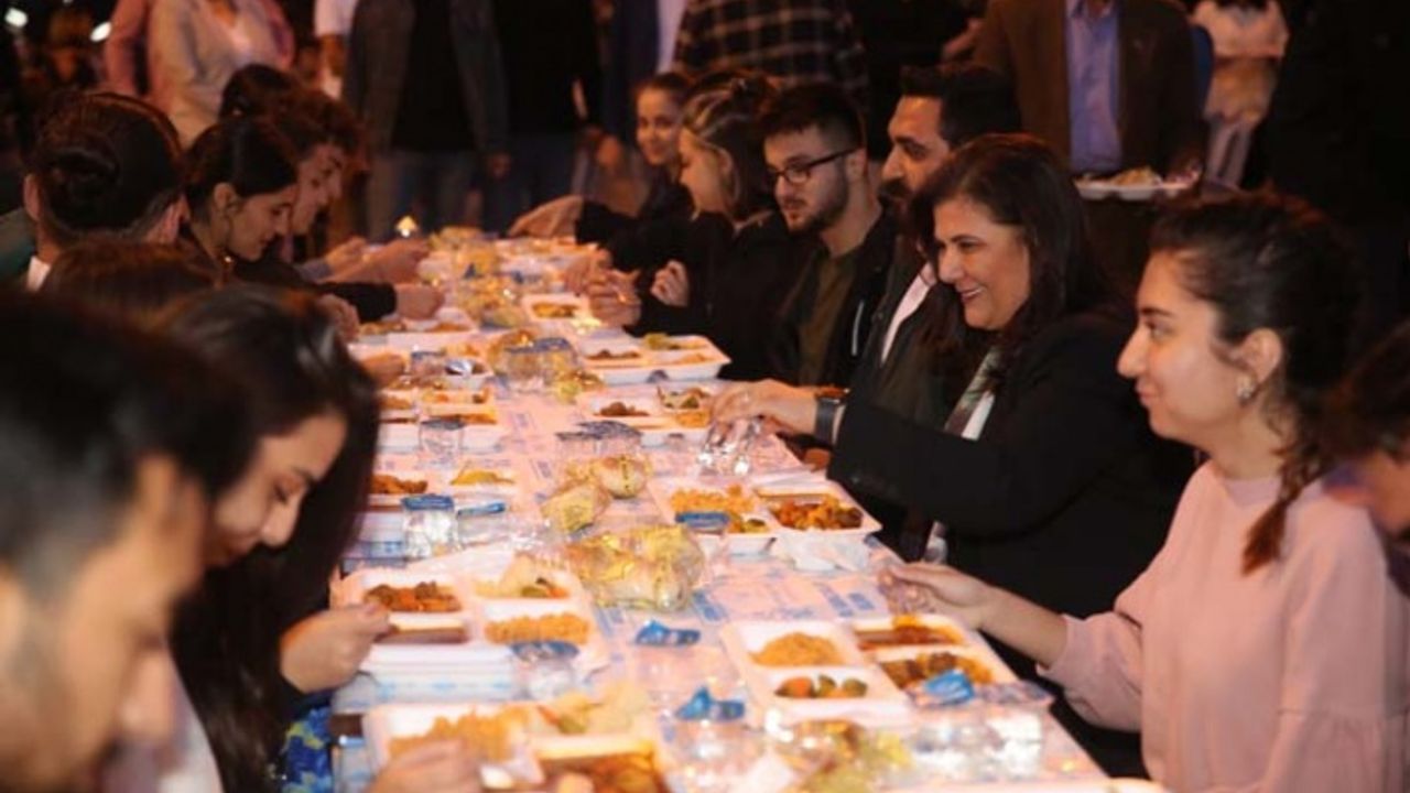 Başkan Çerçioğlu Öğrencilerle İftar Sofrasında Buluştu