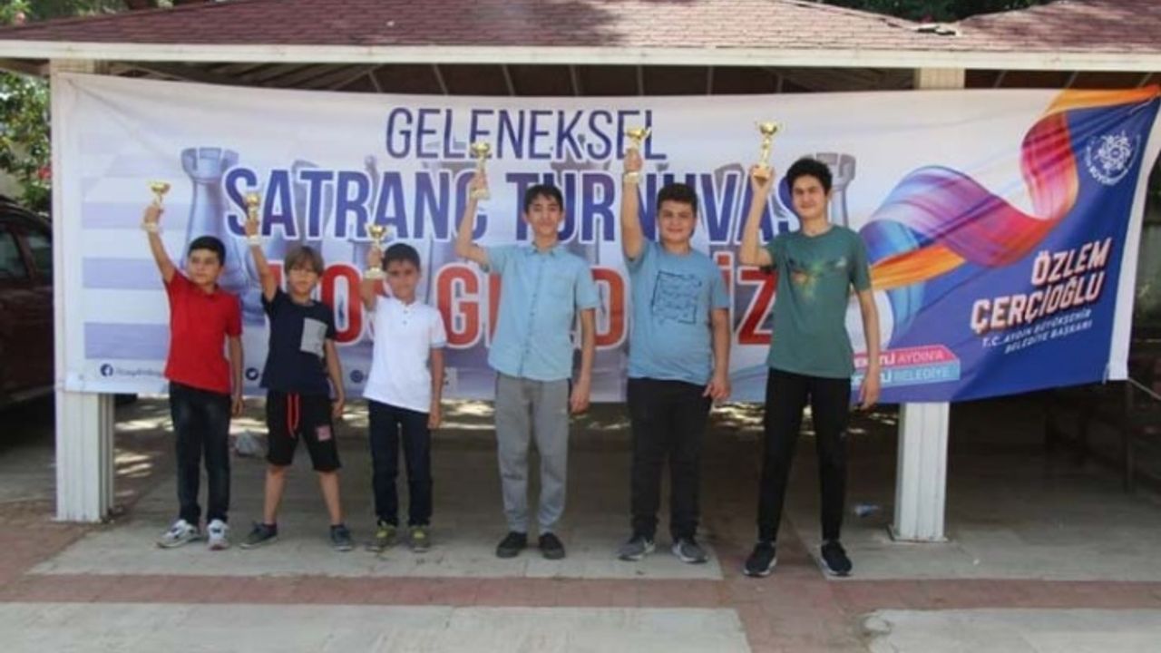 Büyükşehir'in Kültür Merkezleri'nde Genç Satranççılar Yetişiyor