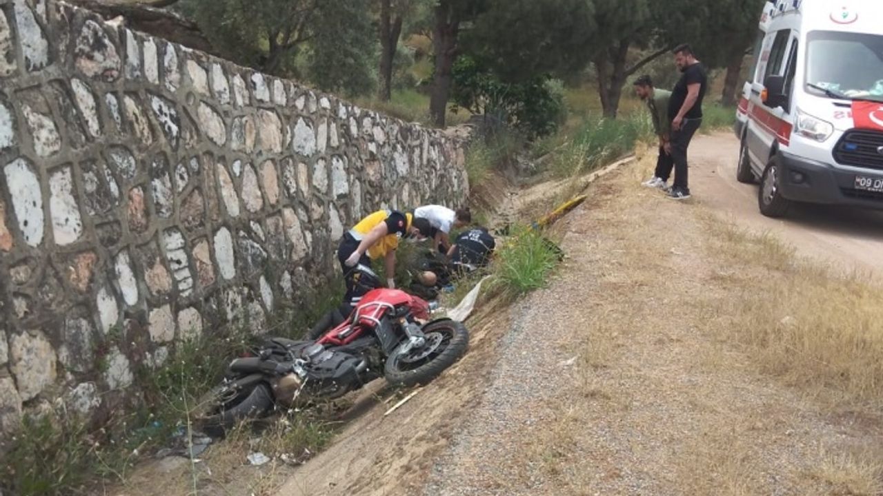 Çine'de motosiklet kazası;i 2 kişi yaralı