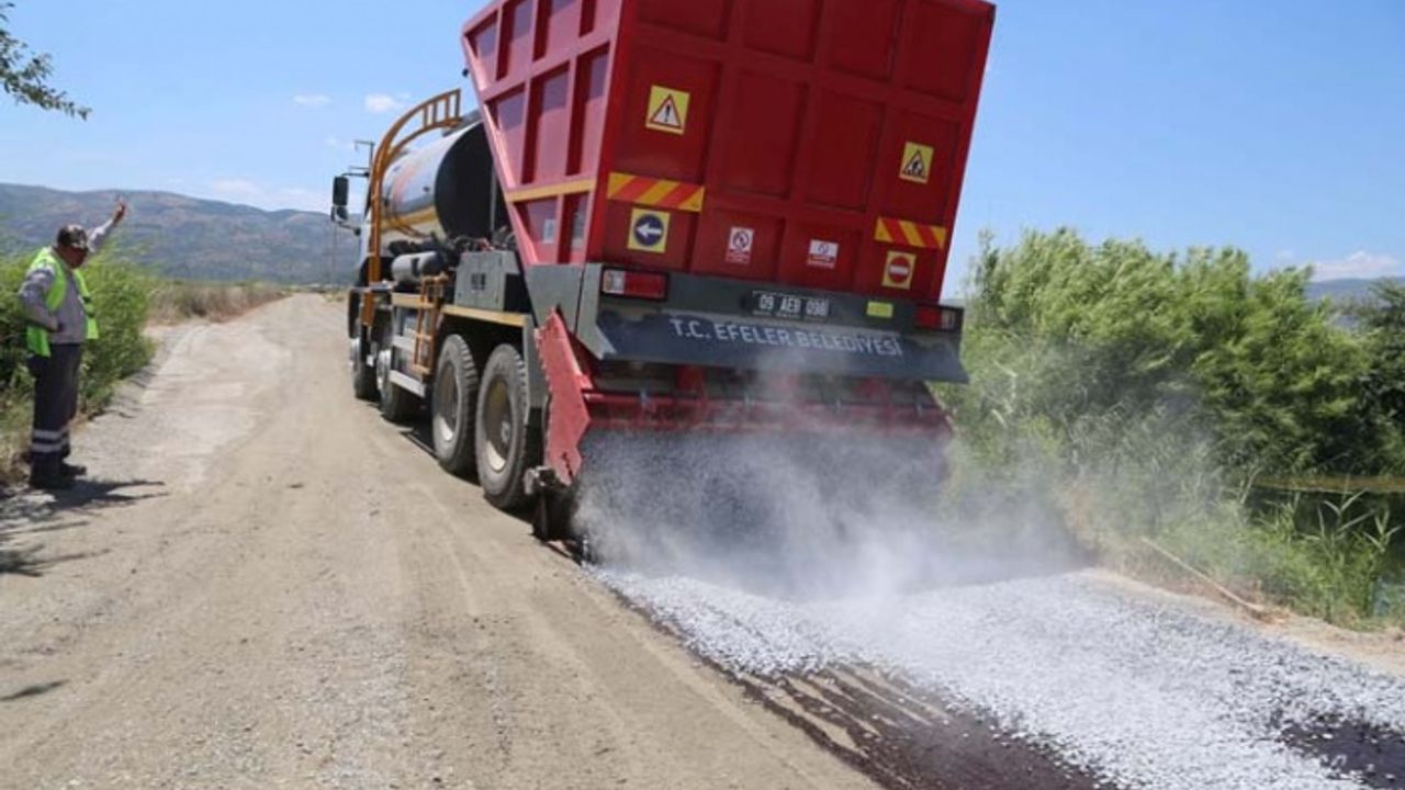 Başkan Atay Tarla Yollarını Dahi Asfaltlıyor