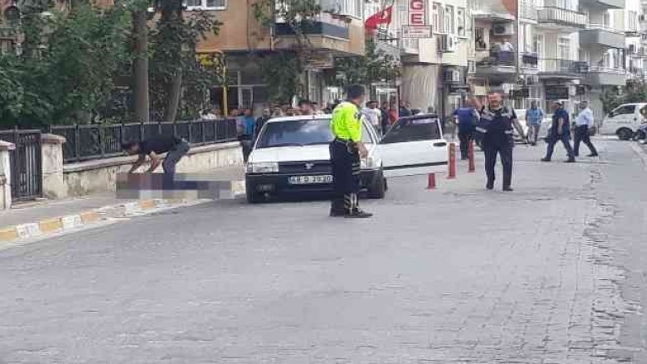 Çine'de bir kişi emniyet müdürlüğü binası önünde intihar etti