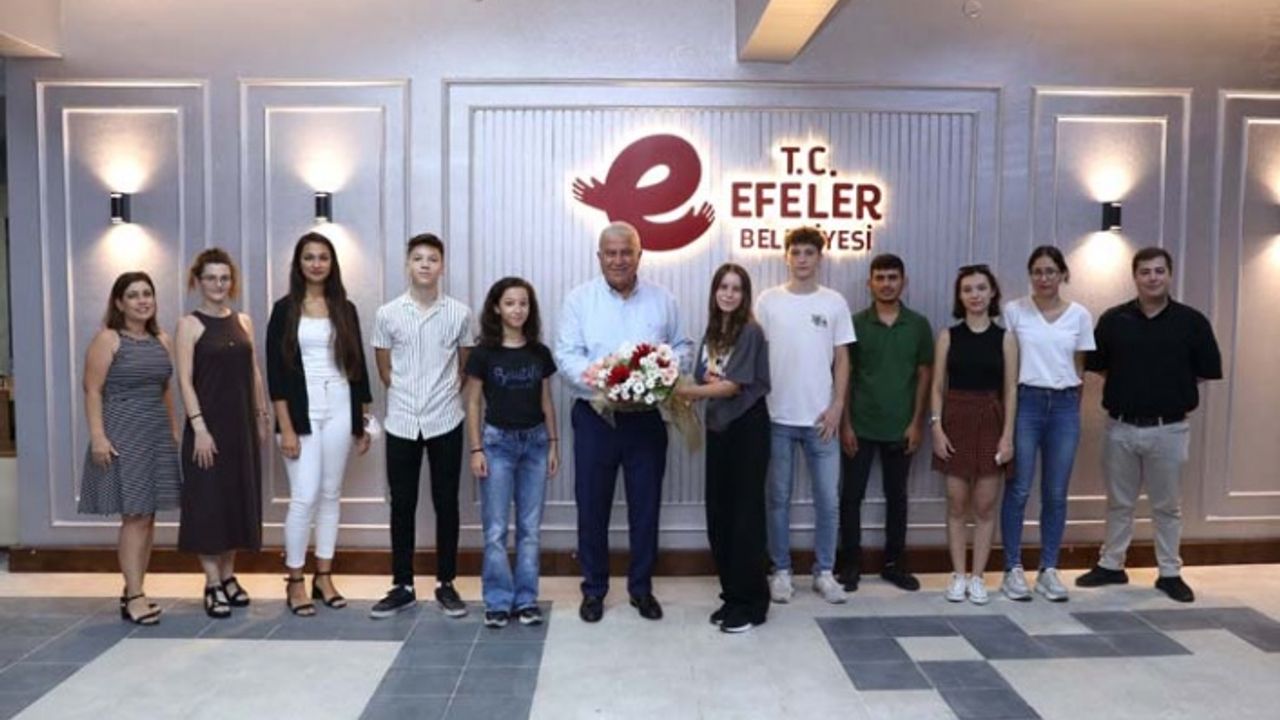 Efesem Akademi Öğrencileri Başkan Atay’ı Ziyaret Etti