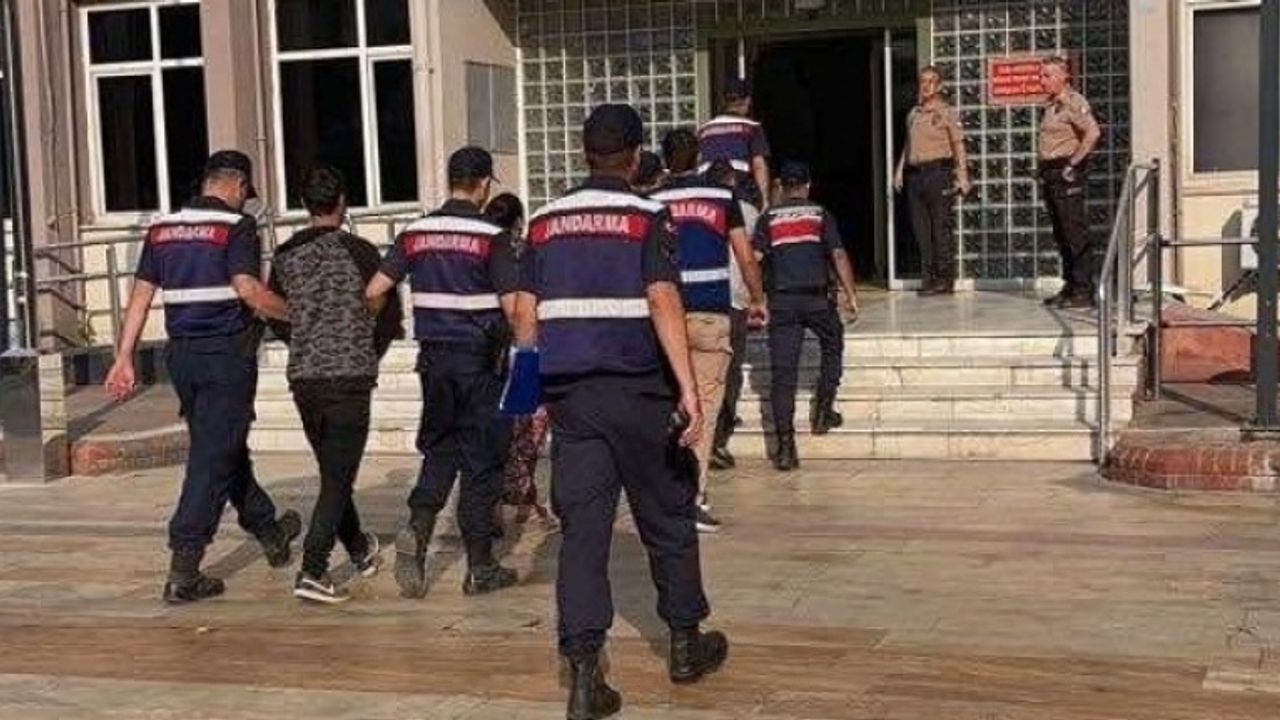 Zeytin fabrikasından hırsızlık yapan şahıslar suçüstü yakalandı