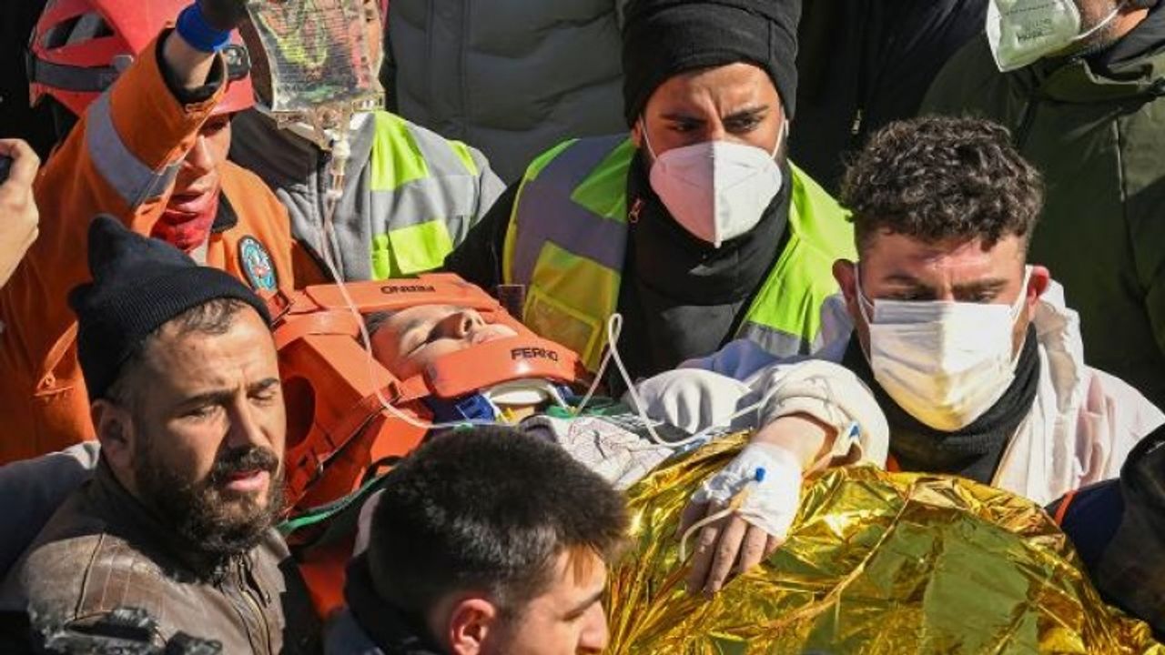 248'inci saatinde enkazdan sağ çıkarıldı