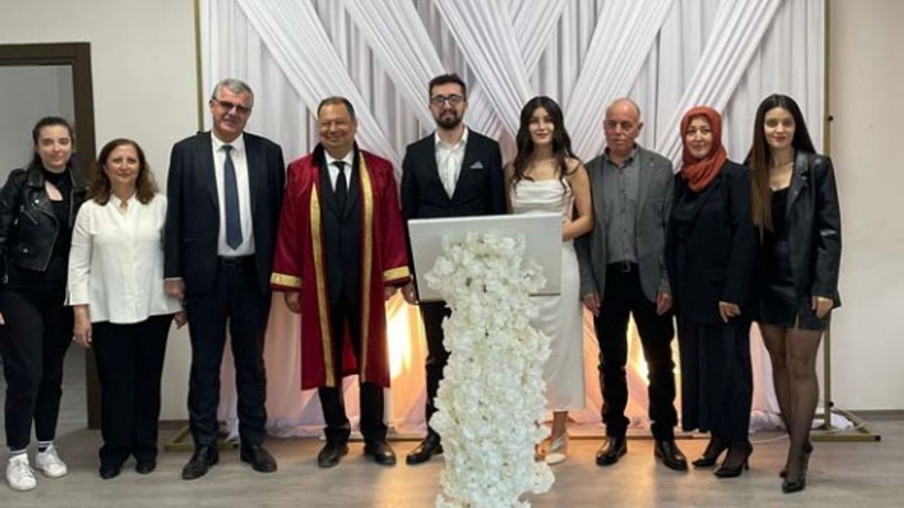 GENÇ ÇİFTİN NİKÂHINI BAŞKAN DİNÇER KIYDI