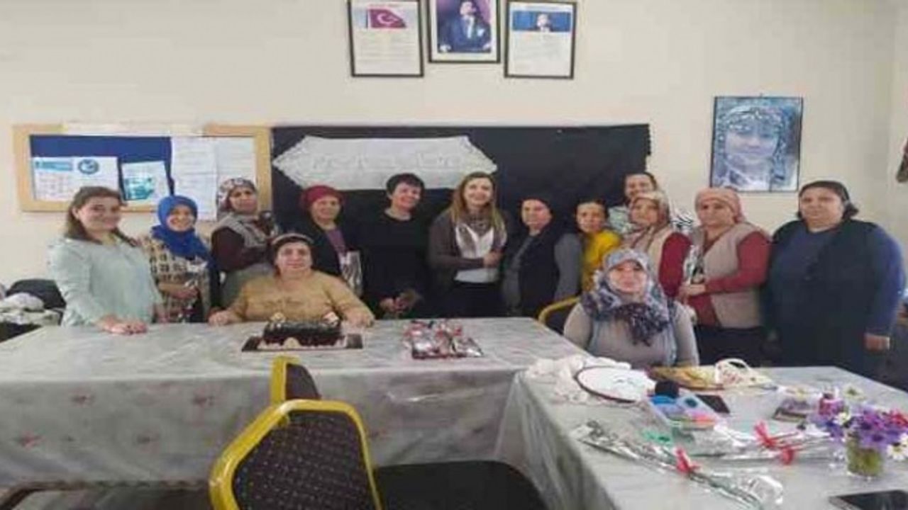 Karpuzlu HEM'de kadınlar kendi günlerini kutladı