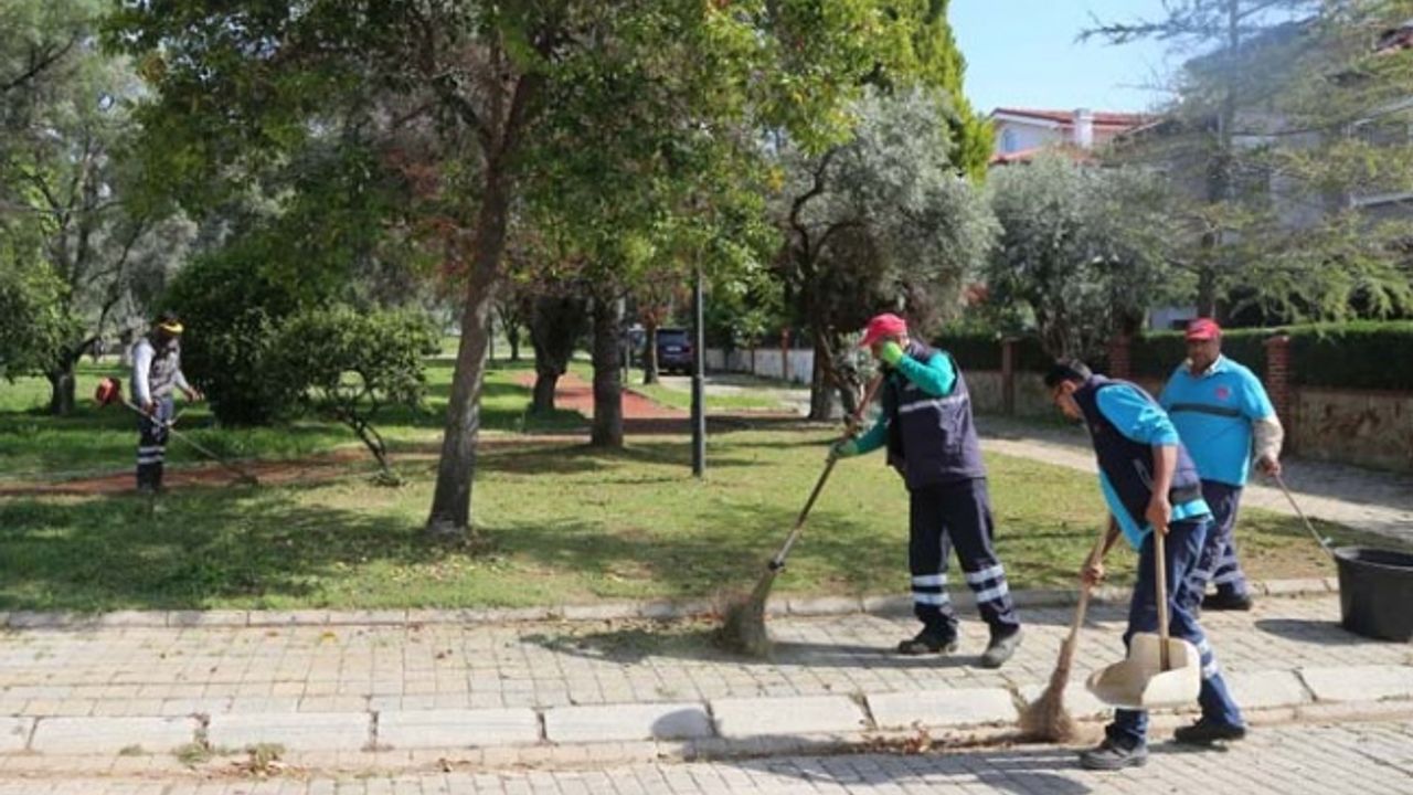 Efeler’in Yeşil Ekipleri Bahar Temizliğini Sürdürüyor