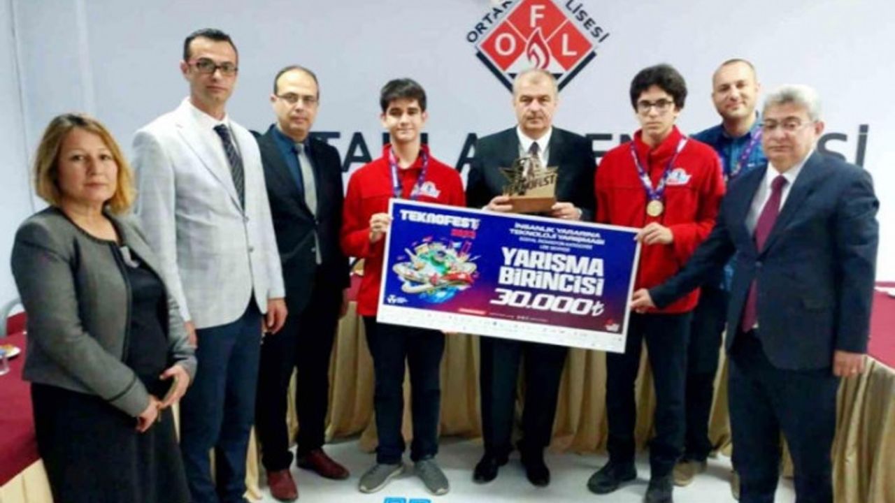 İl Milli Eğitim Müdürü Okumuş TEKNOFEST 2023 birincisi öğrencilerle buluştu