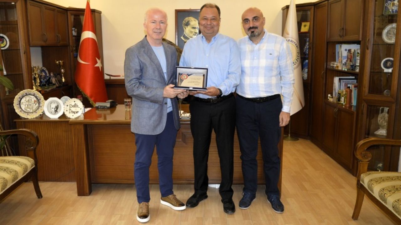 BAŞKAN DİNÇER, ECZACI ODASI BAŞKANI KARAARSLAN’I AĞIRLADI