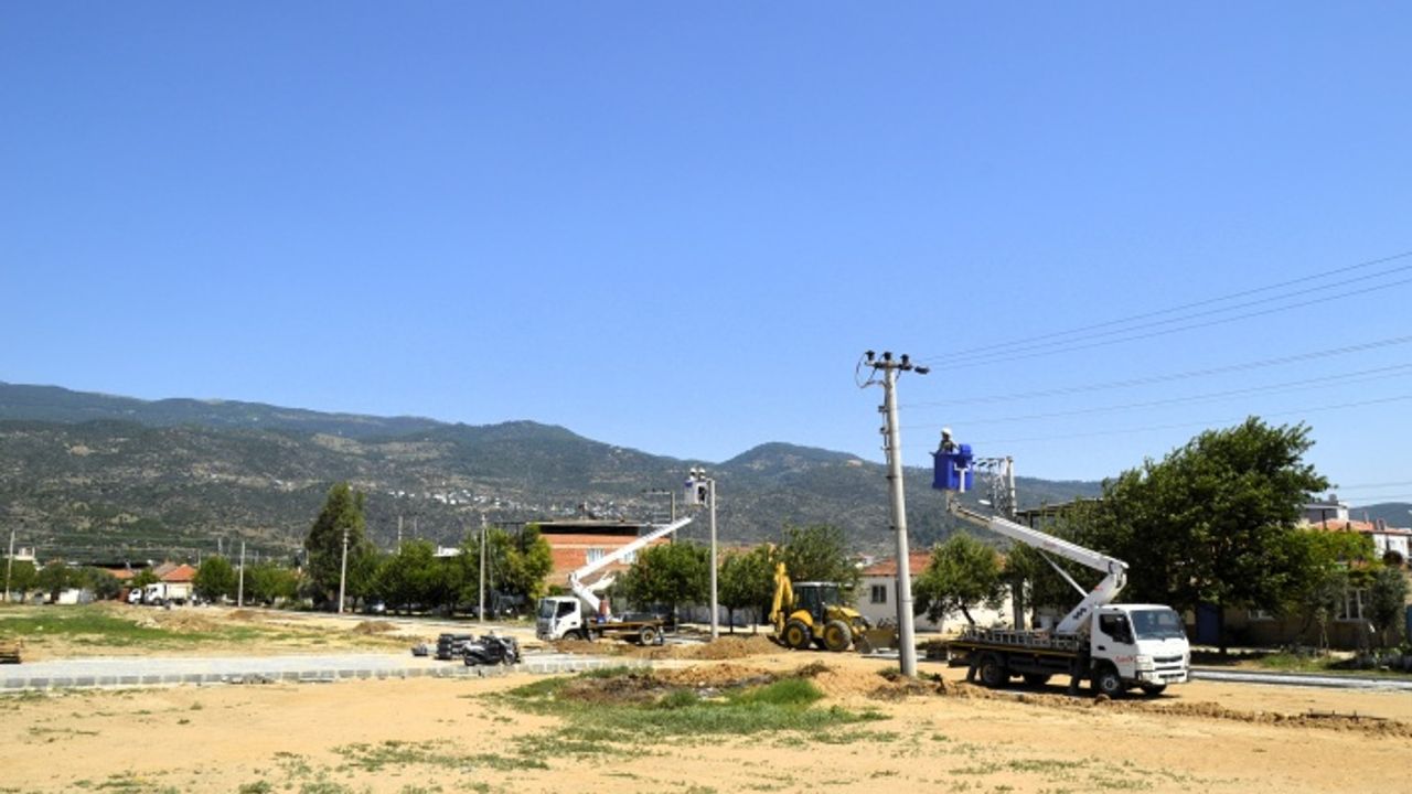 ÇİNE BELEDİYESİ HEM YOLLARI YENİLİYOR HEM DE GÜVENLİĞİ SAĞLIYOR