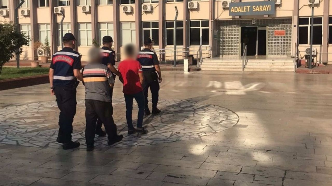 Zehir taciri baba ve oğlu bir ton uyuşturucu ile yakalandı