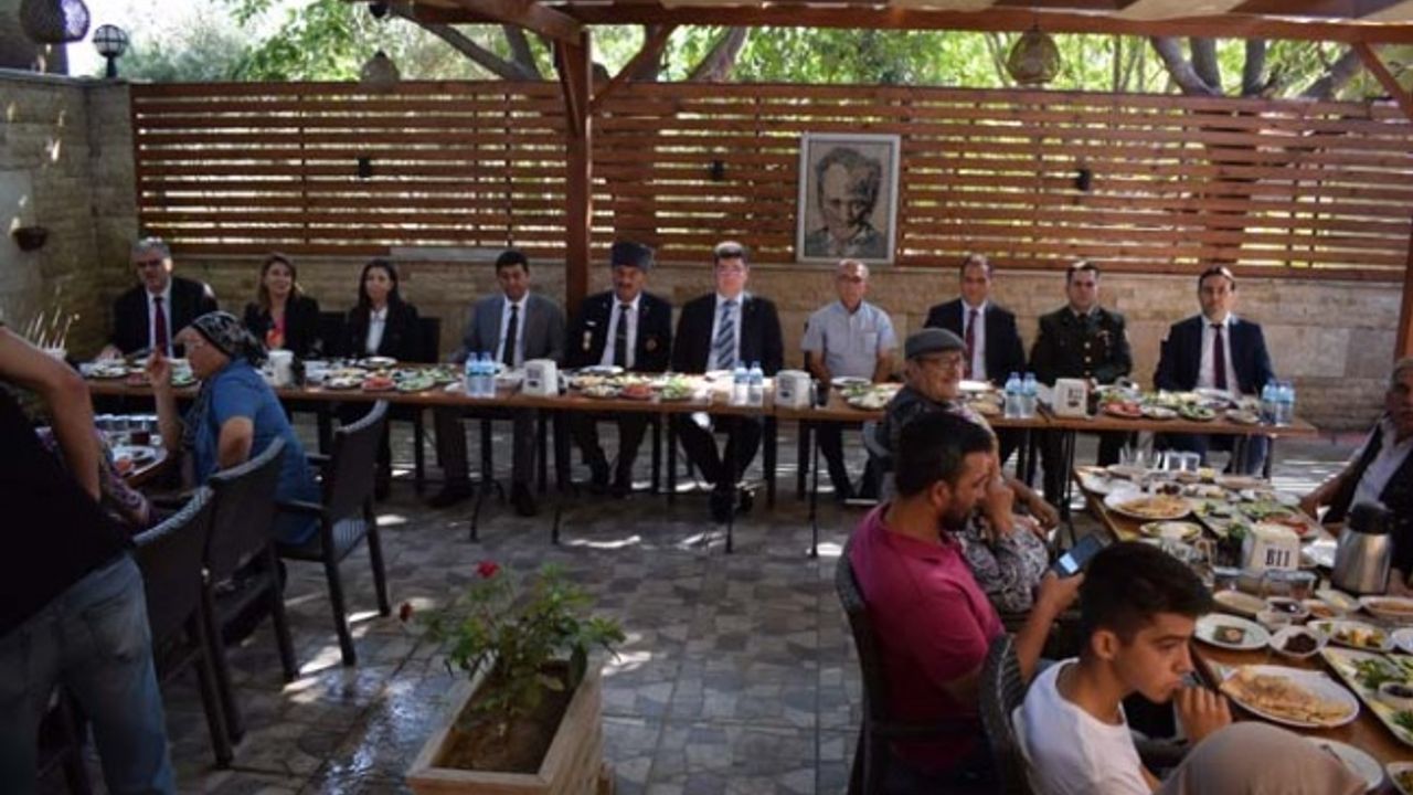Çine Kaymakamlığı gazi yakınlarını ve gazileri kahvaltıda ağırladı