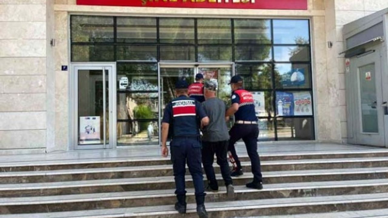 Ev değil cephanelik çıktı, poşet poşet silah ele geçirildi