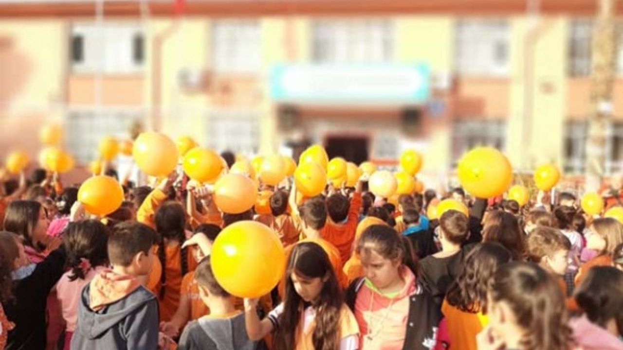 Çine’de ilkokul öğrencilerinden Lösemili Çocuklar Haftası etkinliği