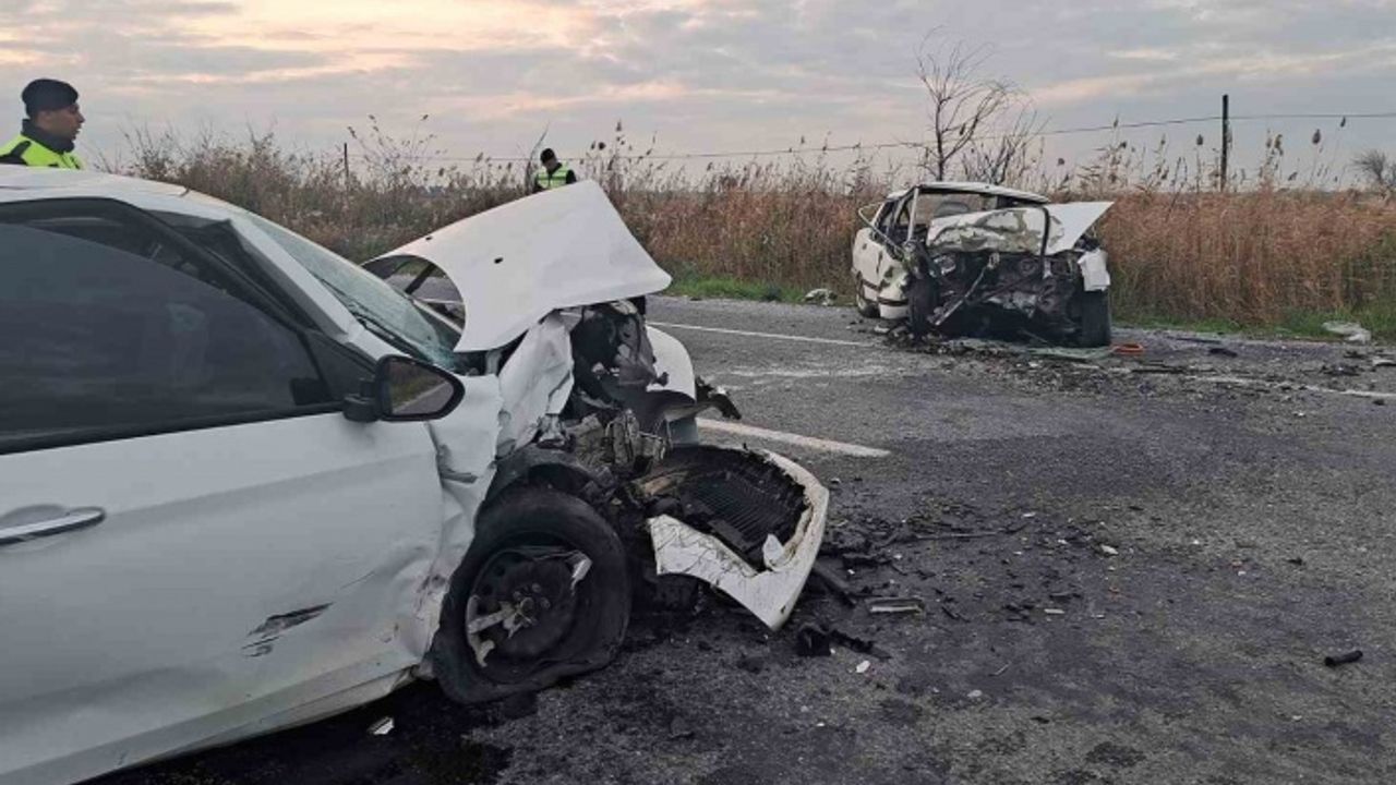 Söke’de otomobiller kafa kafaya çarpıştı: 2 yaralı