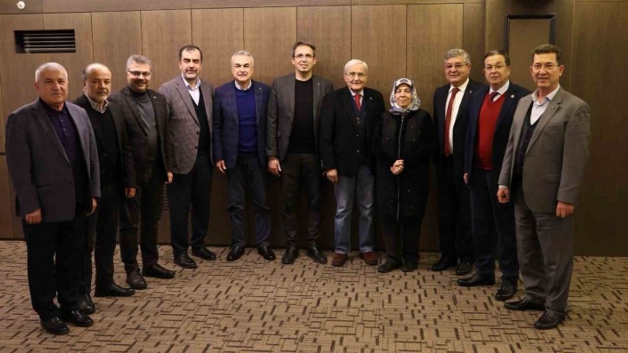 AK Parti’nin Aydın’da vekillik yapmış isimleri aynı karede fotoğraf verdi